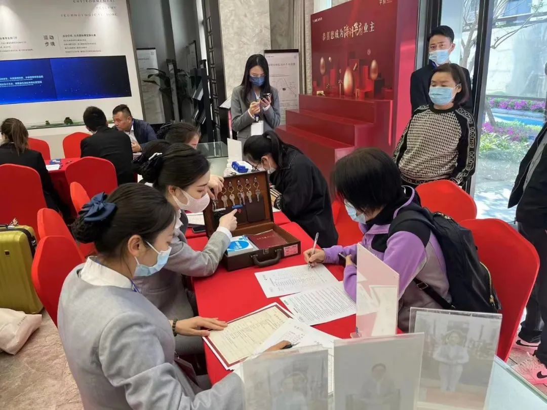 五一假期坚守岗位 | 海玥华府三期顺利交付