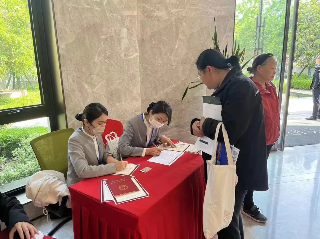 五一假期坚守岗位 | 海玥华府三期顺利交付
