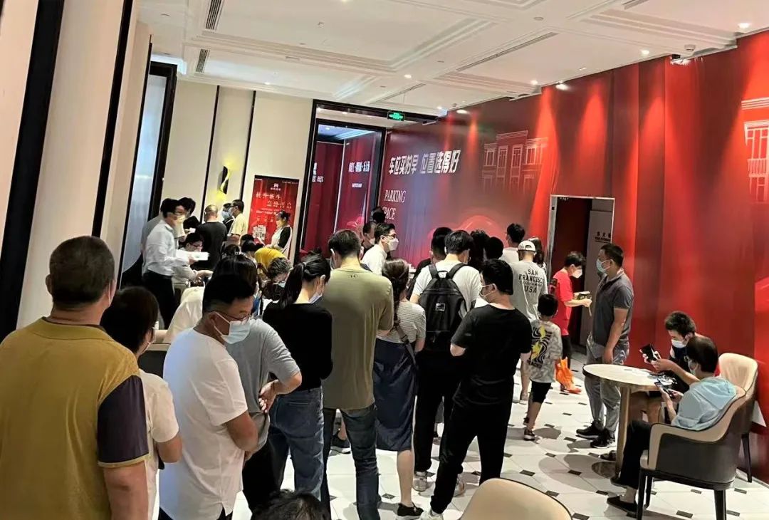 一小时劲销560个 ∣ 海玥瑄邸车位正式开售